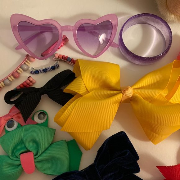 BOWS AND BARRETTES - Picture 5 of 5